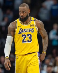 kaiyun安全登录-ESPN造谣詹姆斯后，被珍妮·巴斯亲自打脸！还被里奇·保罗嘲讽！